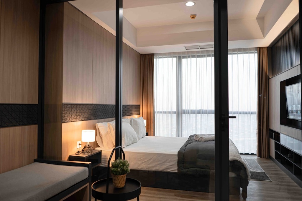 Cozy luxury modern 1BR in cbd alam sutera-thesmith